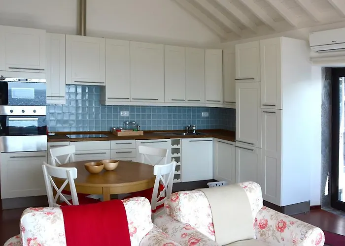 Gospodarstwo agroturystyczne Casa Dos Botes - Whaleboat House Ter *